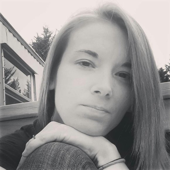 Meet your Posher, Tiffany - Picture 1 of 1